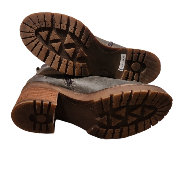 Women’s Size 7 Buckle B52 by Bullboxer Chelsea Lug Gray/Brown Ankle Booties - Picture 5 of 5